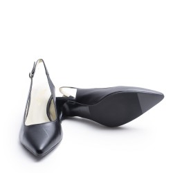 Pointed Heel Shoe