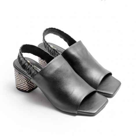 Shovel Black Sandal