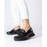 Mocasín adorno pala, plantilla extraíble en barbún negro. Piso betfly