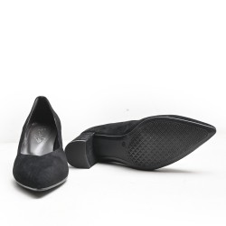 Kitten heel Shoe