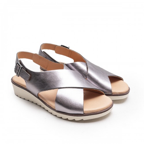 Crossed Band Sandals