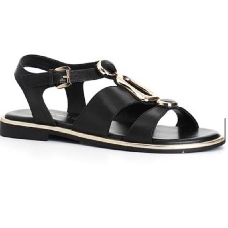 Sandalia piel negra con detalles oro