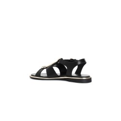 Sandalia piel negra con detalles oro