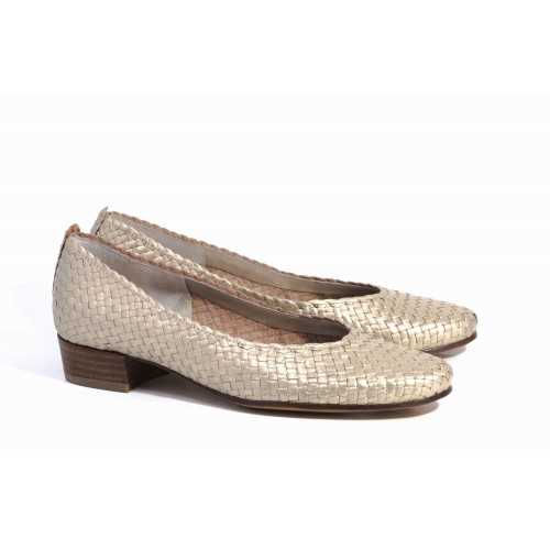 Woven Heel Shoe